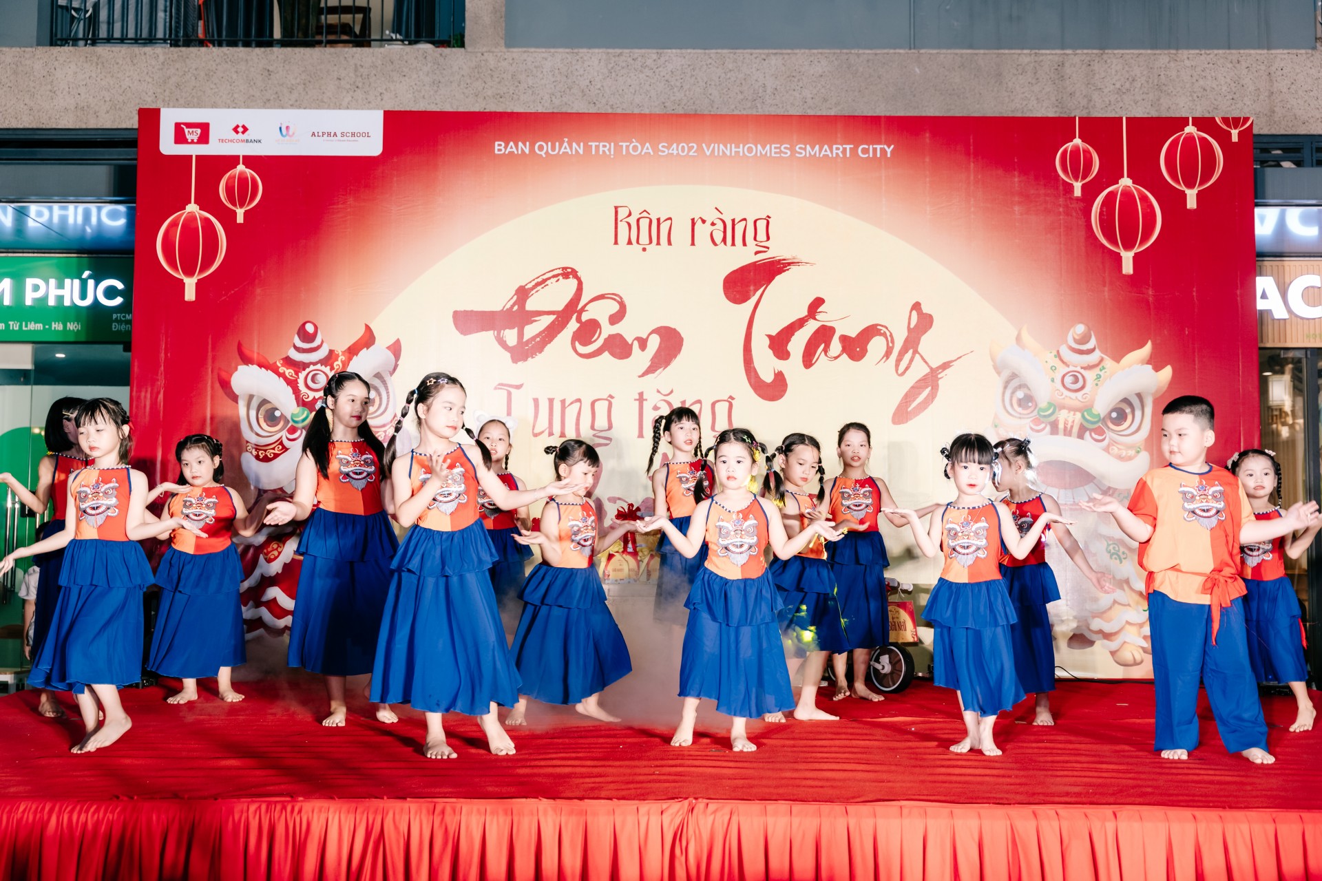 Rộn ràng đêm trăng – Gắn kết yêu thương tại tòa S402 Vinhomes Smart City