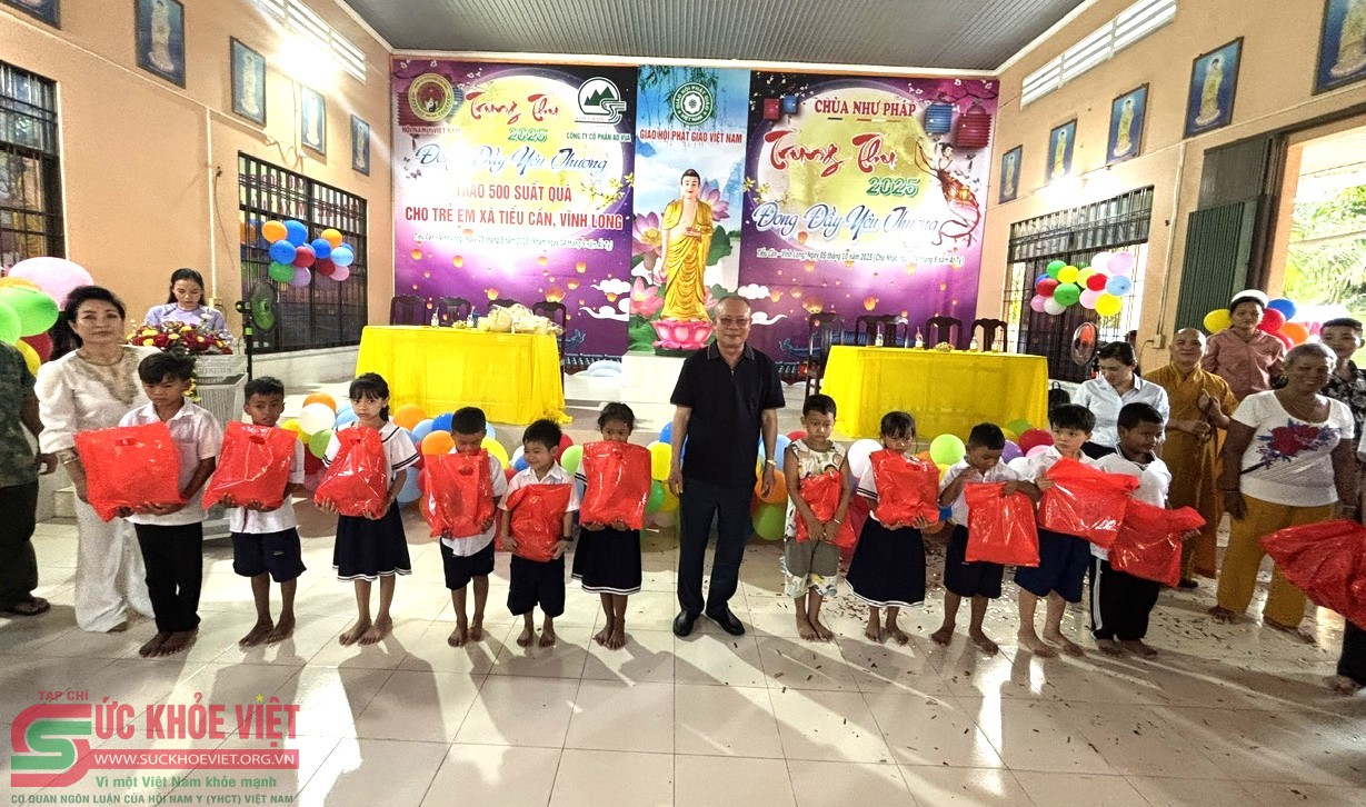 Hội Nam Y Việt Nam và Công ty CP Ao Vua – Gieo yêu thương, thắp sáng Trung thu cho trẻ em nghèo Trà Vinh Hội Nam Y Việt Nam và Công ty CP Ao Vua – Gieo yêu thương, thắp sáng Trung thu cho trẻ em nghèo Trà Vinh