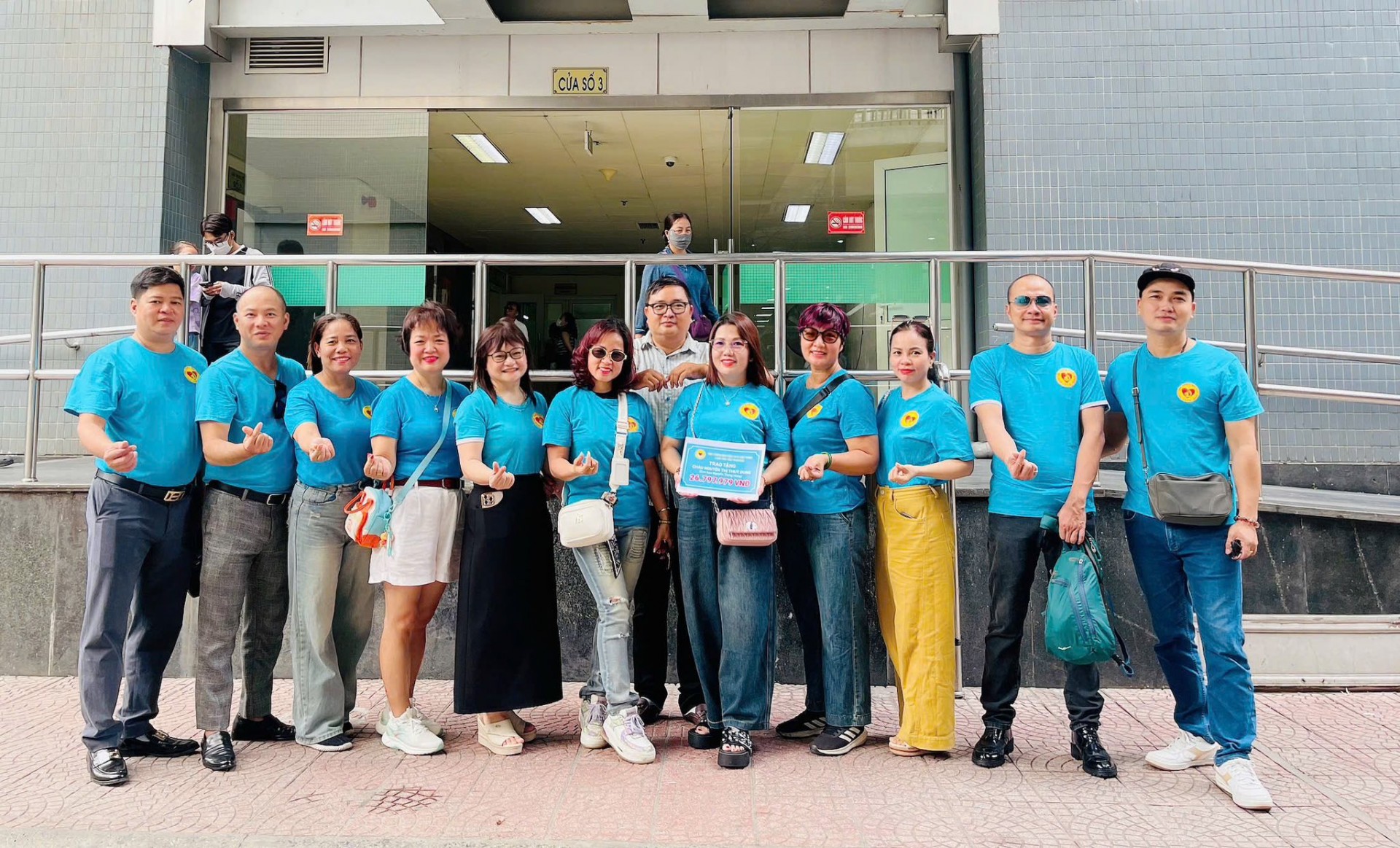 Lan tỏa yêu thương: Hội thiện nguyện 1979 cùng nhà hảo tâm và các bạn đồng niên trao hơn 75 triệu đồng hỗ trợ cháu Nguyễn Thị Thùy Dung Lan tỏa yêu thương: Hội thiện nguyện 1979 cùng nhà hảo tâm và các bạn đồng niên trao hơn 75 triệu đồng hỗ trợ cháu Nguyễn Thị Thùy Dung