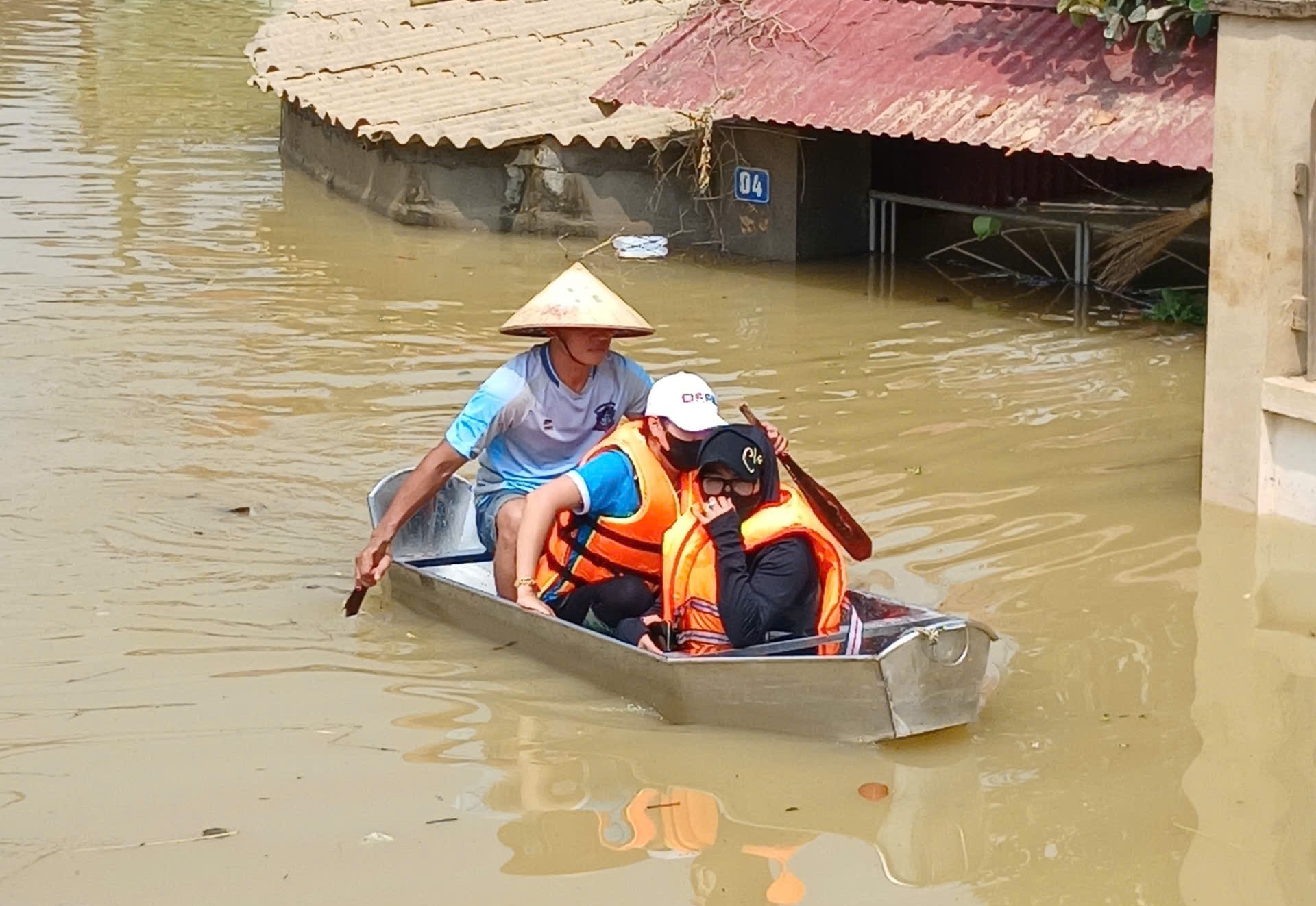 Thôn Ngọc Chi hướng về vùng lũ – Lan tỏa tình người, chia sẻ yêu thương