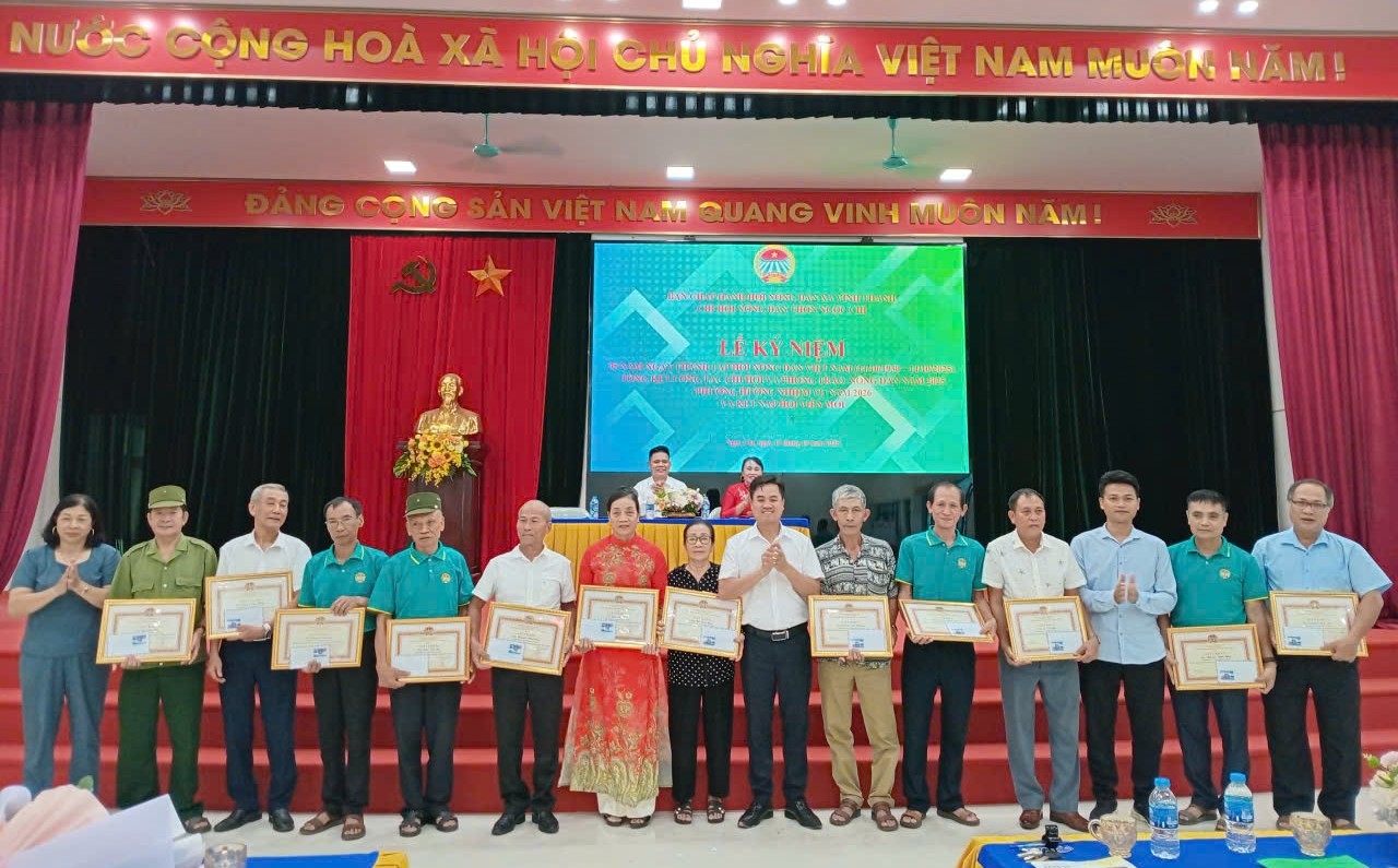 Chi hội Nông dân Thôn Ngọc Chi long trọng tổ chức Lễ mít tinh kỷ niệm 95 năm Ngày thành lập Hội Nông dân Việt Nam và Tổng kết công tác Hội năm 2025