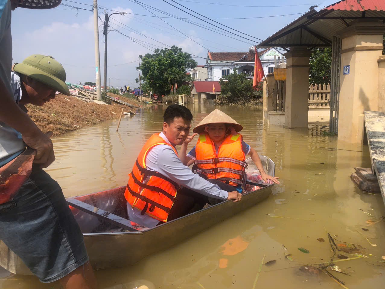 Thôn Ngọc Chi hướng về vùng lũ – Lan tỏa tình người, chia sẻ yêu thương