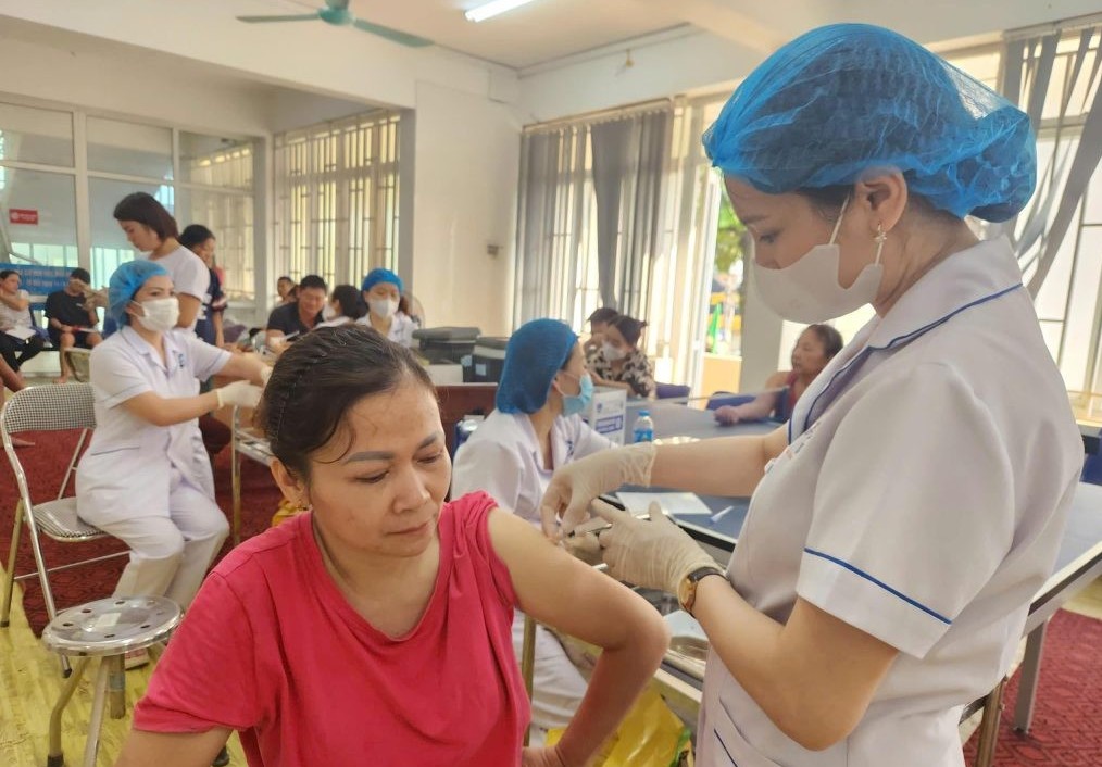 Thái Nguyên: Tổ chức tư vấn, tiêm vaccine uốn ván miễn phí cho người dân sau lũ