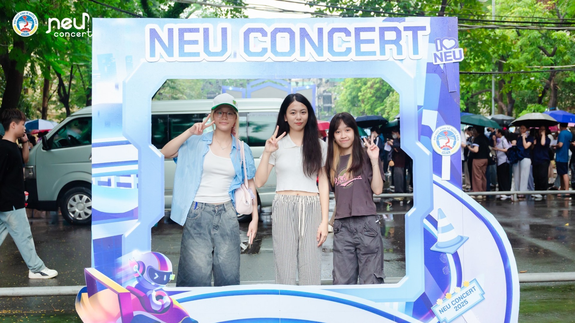 NEU Concert 2025: Đắm mình vào đường đua âm nhạc đầy sôi động cùng dàn line-up cực khủng