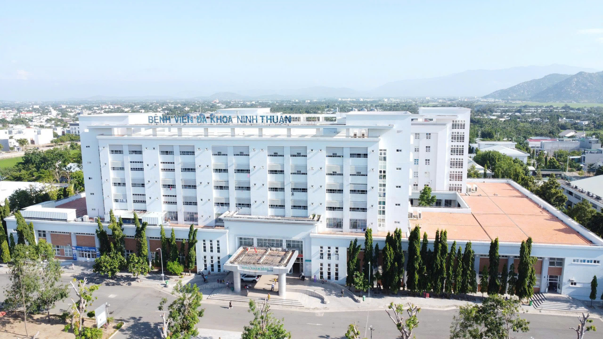 Cô gái miền Tây và hành trình mang hương vị bình yên đến giữa lòng thành phố nhộn nhịp