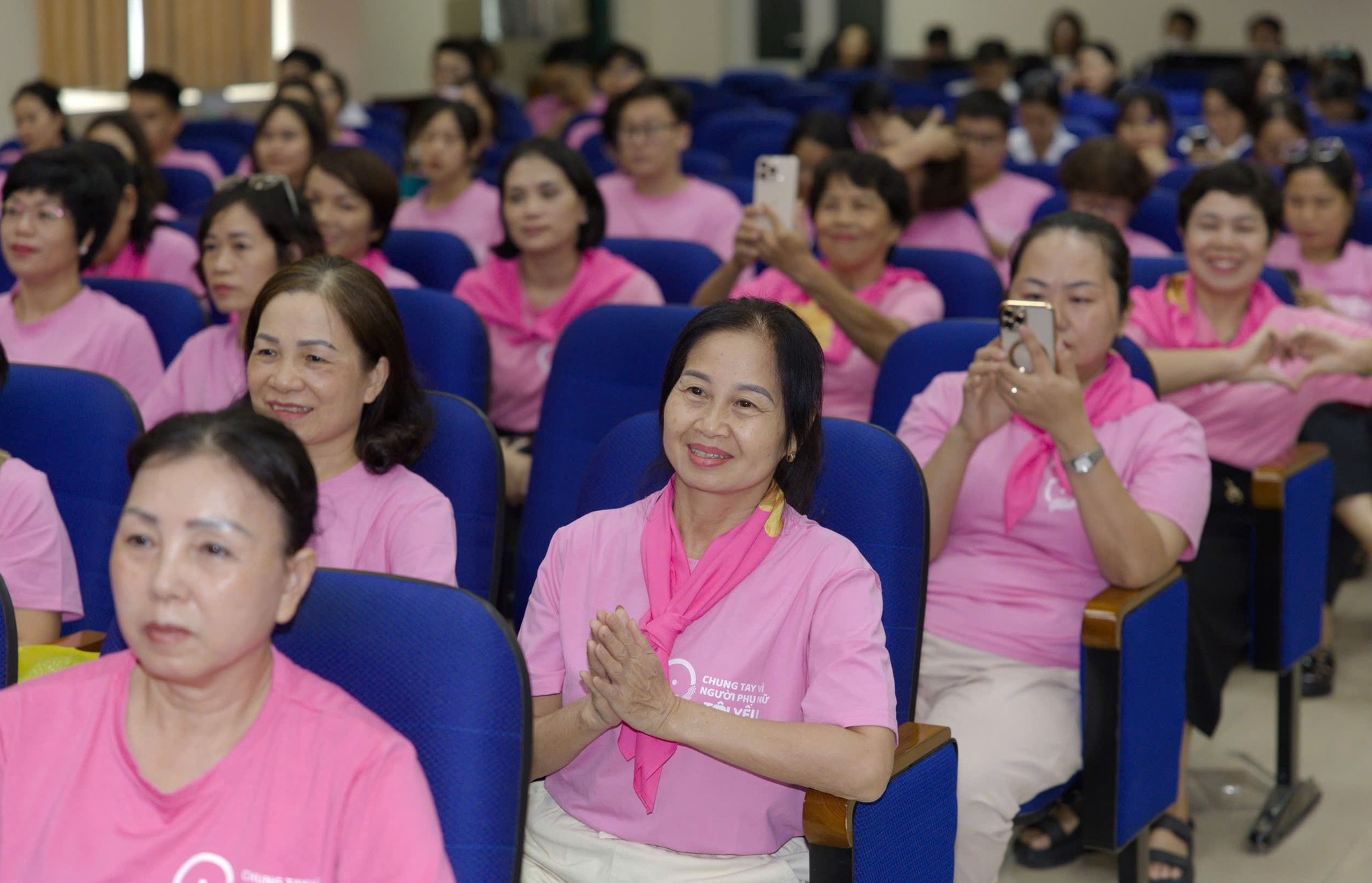 Chiến dịch nâng cao nhận thức về bệnh ung thư vú