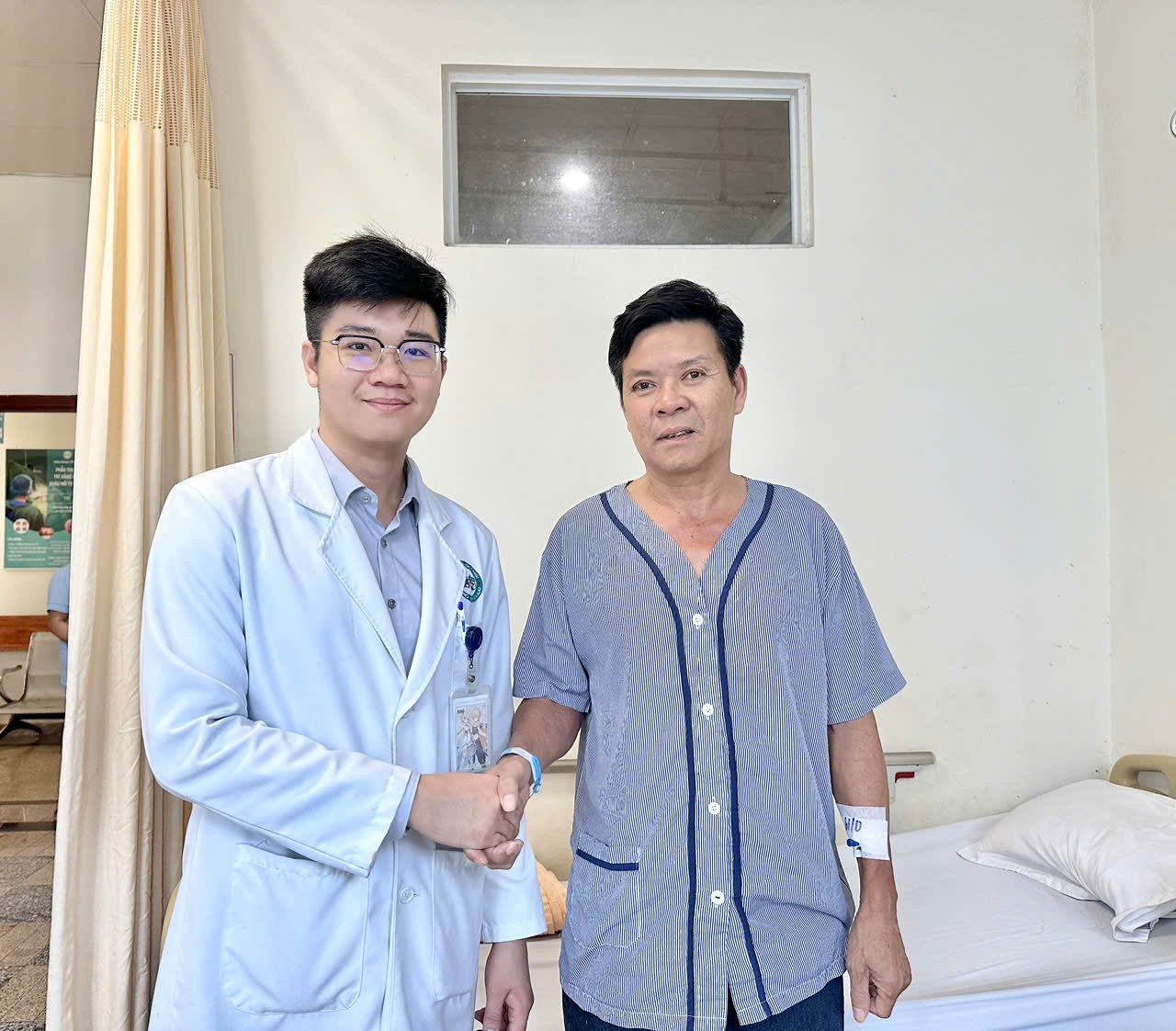 Gia Lai - Bệnh viện Đại học Y Dược - Hoàng Anh Gia Lai làm chủ phẫu thuật nội soi cắt đại tràng phức tạp Gia Lai - Bệnh viện Đại học Y Dược - Hoàng Anh Gia Lai làm chủ phẫu thuật nội soi cắt đại tràng phức tạp