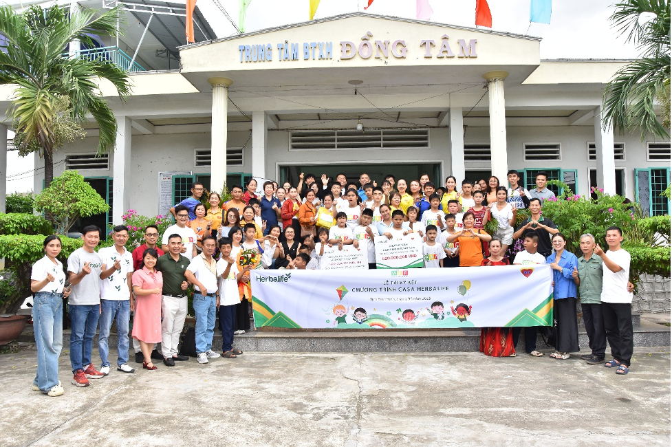 3.000 người có hoàn cảnh khó khăn được hỗ trợ bữa ăn dinh dưỡng hằng ngày 3.000 người có hoàn cảnh khó khăn được hỗ trợ bữa ăn dinh dưỡng hằng ngày