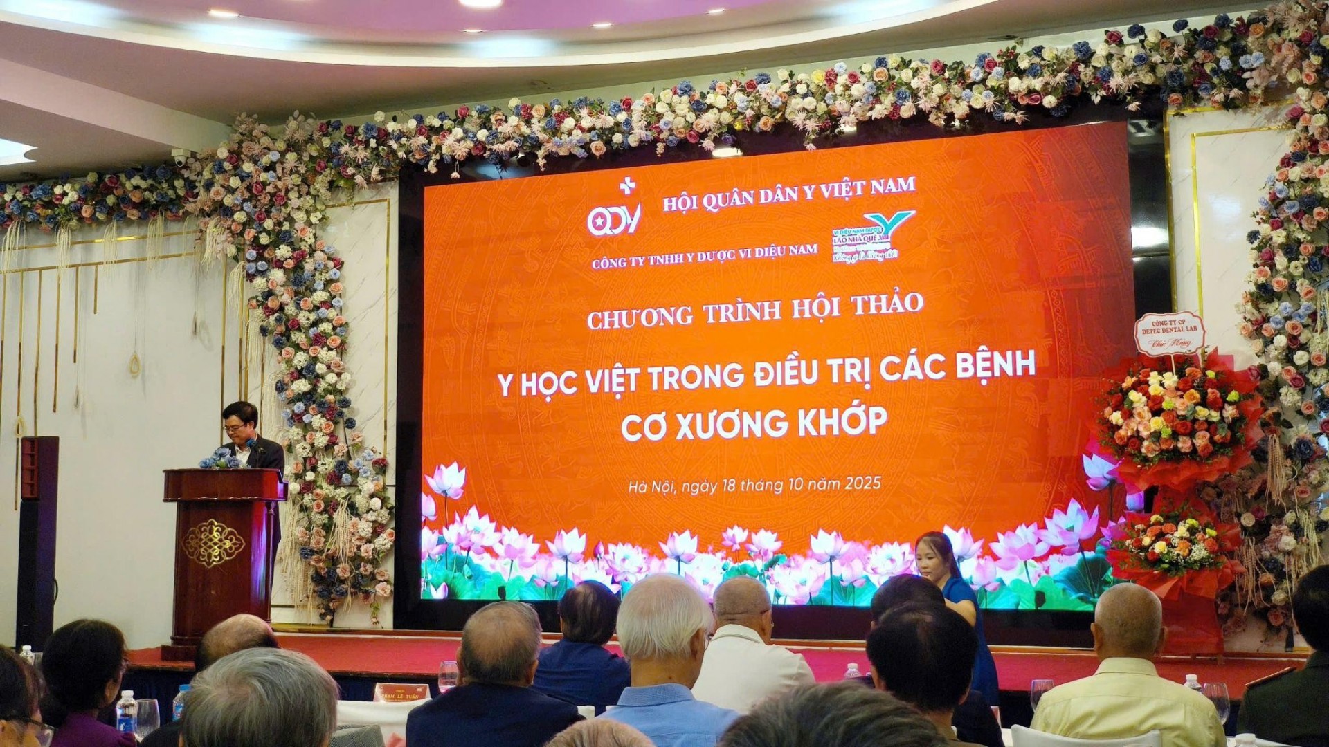 Hội thảo “Y học Việt trong điều trị bệnh cơ xương khớp” khẳng định vai trò y học cổ truyền