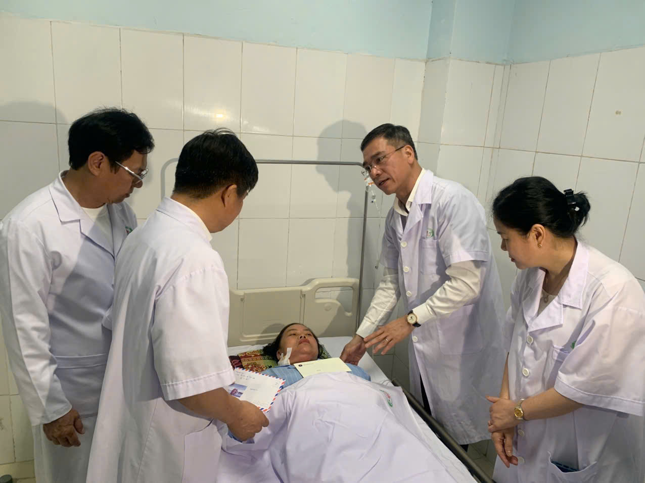 Phải kiến tạo môi trường làm việc an toàn để cán bộ y tế tận tâm cống hiến Phải kiến tạo môi trường làm việc an toàn để cán bộ y tế tận tâm cống hiến