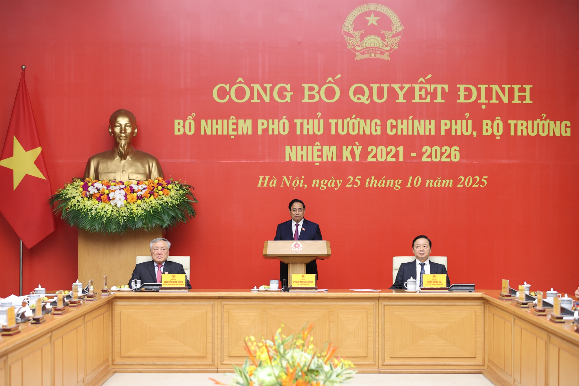 Thủ tướng Phạm Minh Chính trao quyết định bổ nhiệm và giao nhiệm vụ cho 2 Phó Thủ tướng, 3 Bộ trưởng