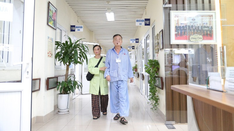 Phát hiện và điều trị sớm, điều kỳ diệu xảy ra với bệnh nhân ung thư 70 tuổi