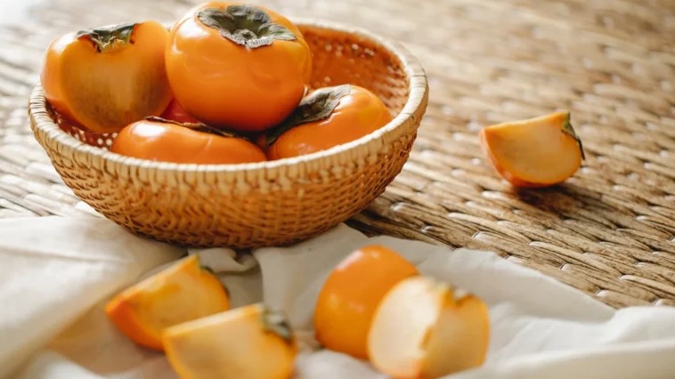 Những ai không nên ăn quả hồng?