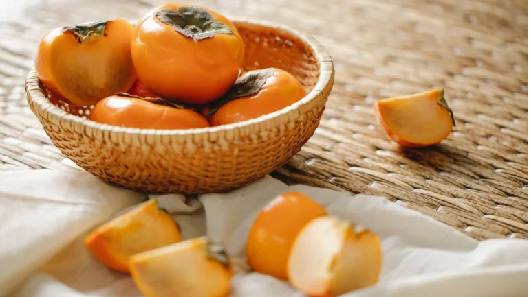 Những ai không nên ăn quả hồng - Cẩn trọng với “món quà mùa thu” Những ai không nên ăn quả hồng - Cẩn trọng với “món quà mùa thu”