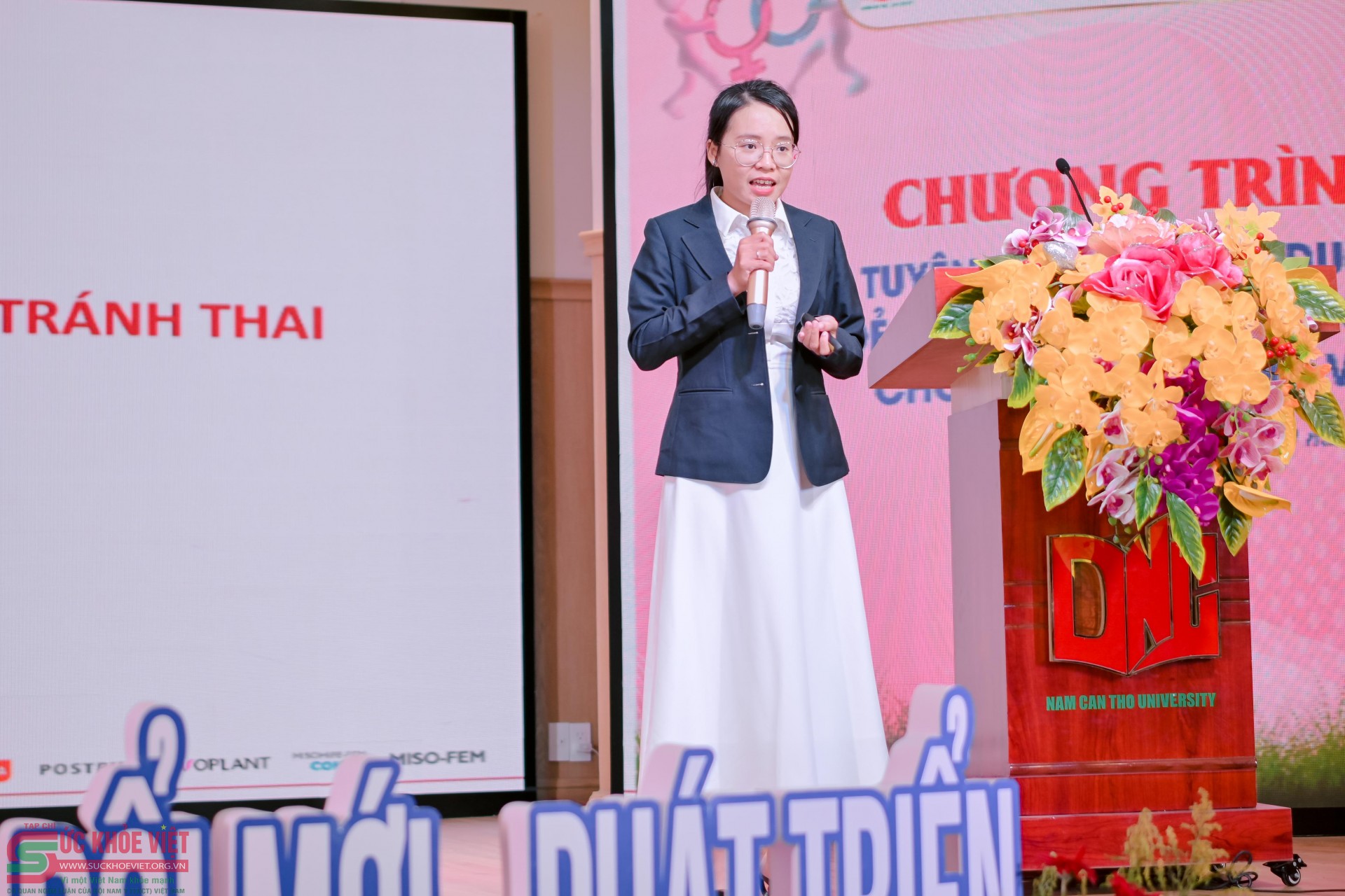 Chương trình tuyên truyền giáo dục sức khỏe sinh sản và tình dục cho học sinh, sinh viên tại Đại học Nam Cần Thơ