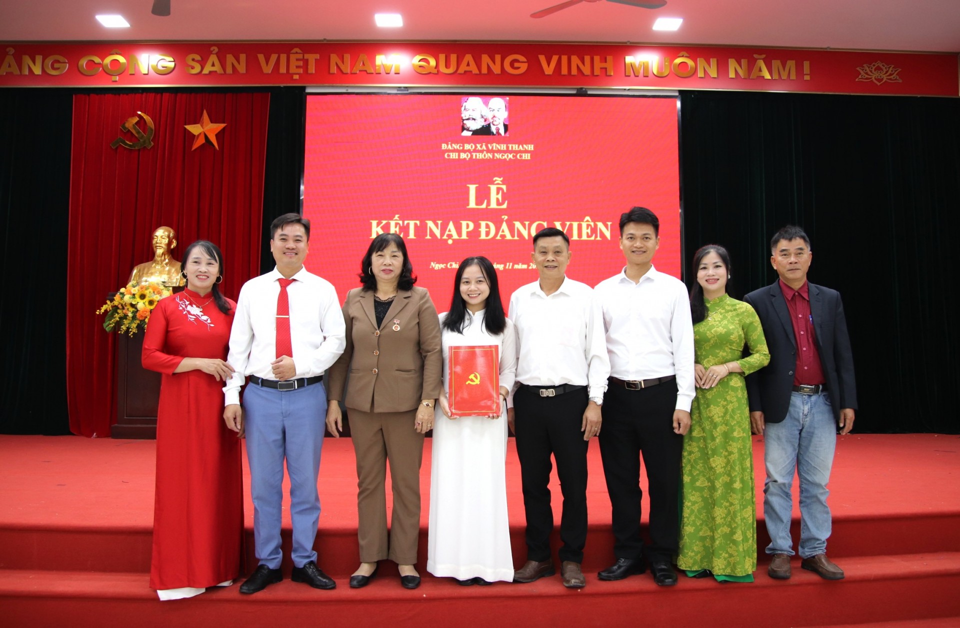 Chi bộ thôn Ngọc Chi, xã Vĩnh Thanh, Hà Nội sinh hoạt thường kỳ tháng 11/2025