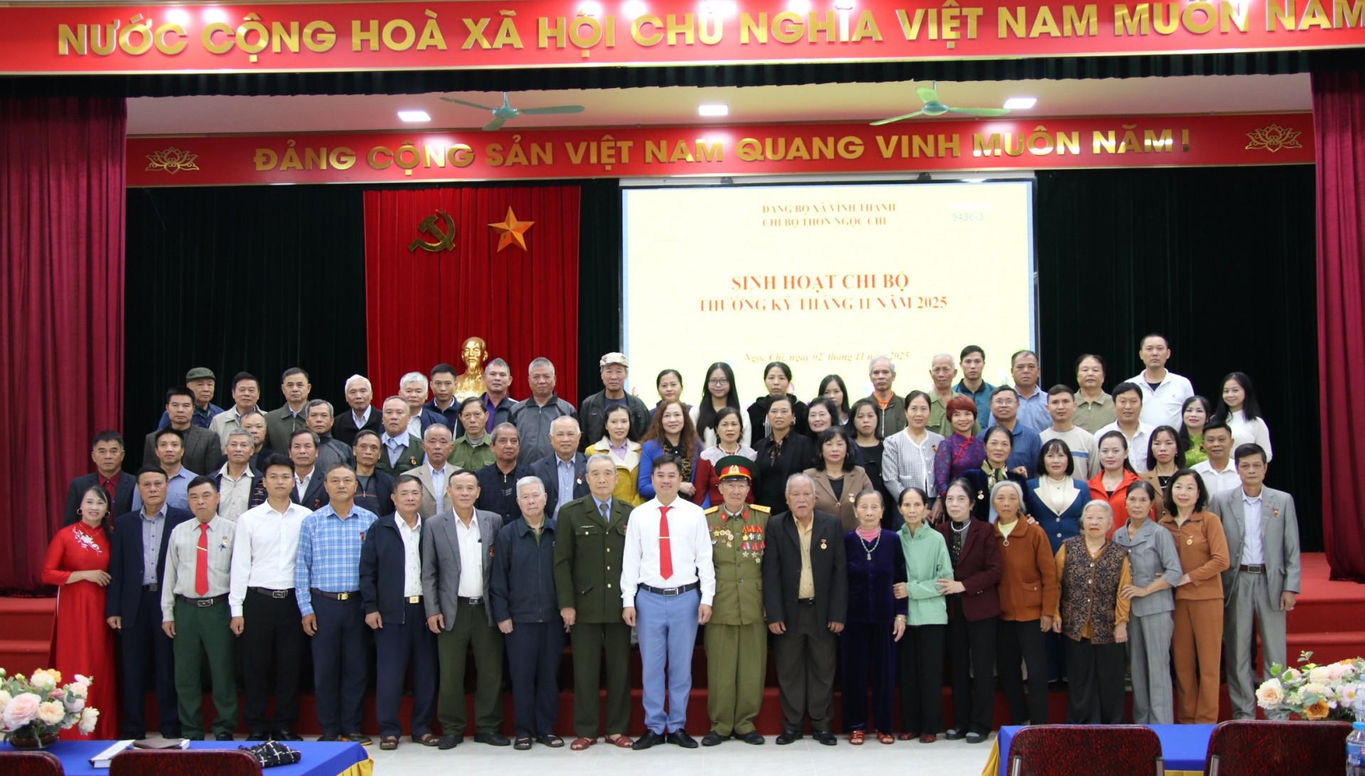Chi bộ thôn Ngọc Chi, xã Vĩnh Thanh, Hà Nội sinh hoạt thường kỳ tháng 11/2025