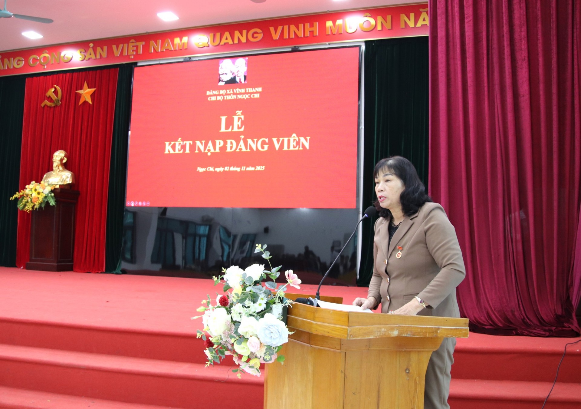 Chi bộ thôn Ngọc Chi, xã Vĩnh Thanh, Hà Nội sinh hoạt thường kỳ tháng 11/2025