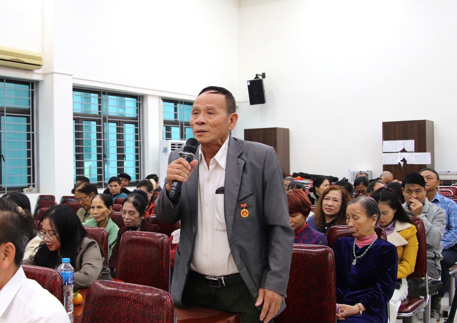 Chi bộ thôn Ngọc Chi, xã Vĩnh Thanh, Hà Nội sinh hoạt thường kỳ tháng 11/2025