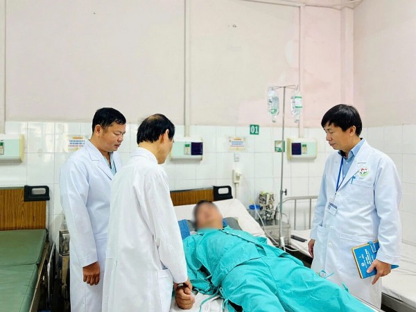 Bệnh viện Lê Văn Việt phẫu thuật thành công ca thay khớp háng lần hai cho bệnh nhân hoại tử chỏm xương đùi