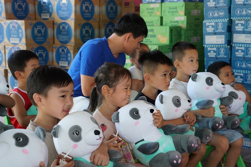 Vinamilk và hành trình sẻ chia với người dân hậu thiên tai Vinamilk và hành trình sẻ chia với người dân hậu thiên tai