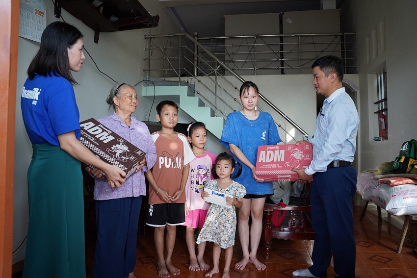Vinamilk và hành trình sẻ chia với người dân hậu thiên tai Vinamilk và hành trình sẻ chia với người dân hậu thiên tai