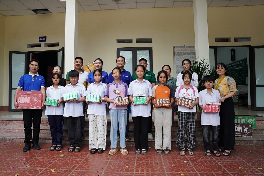 Vinamilk và hành trình sẻ chia với người dân hậu thiên tai Vinamilk và hành trình sẻ chia với người dân hậu thiên tai