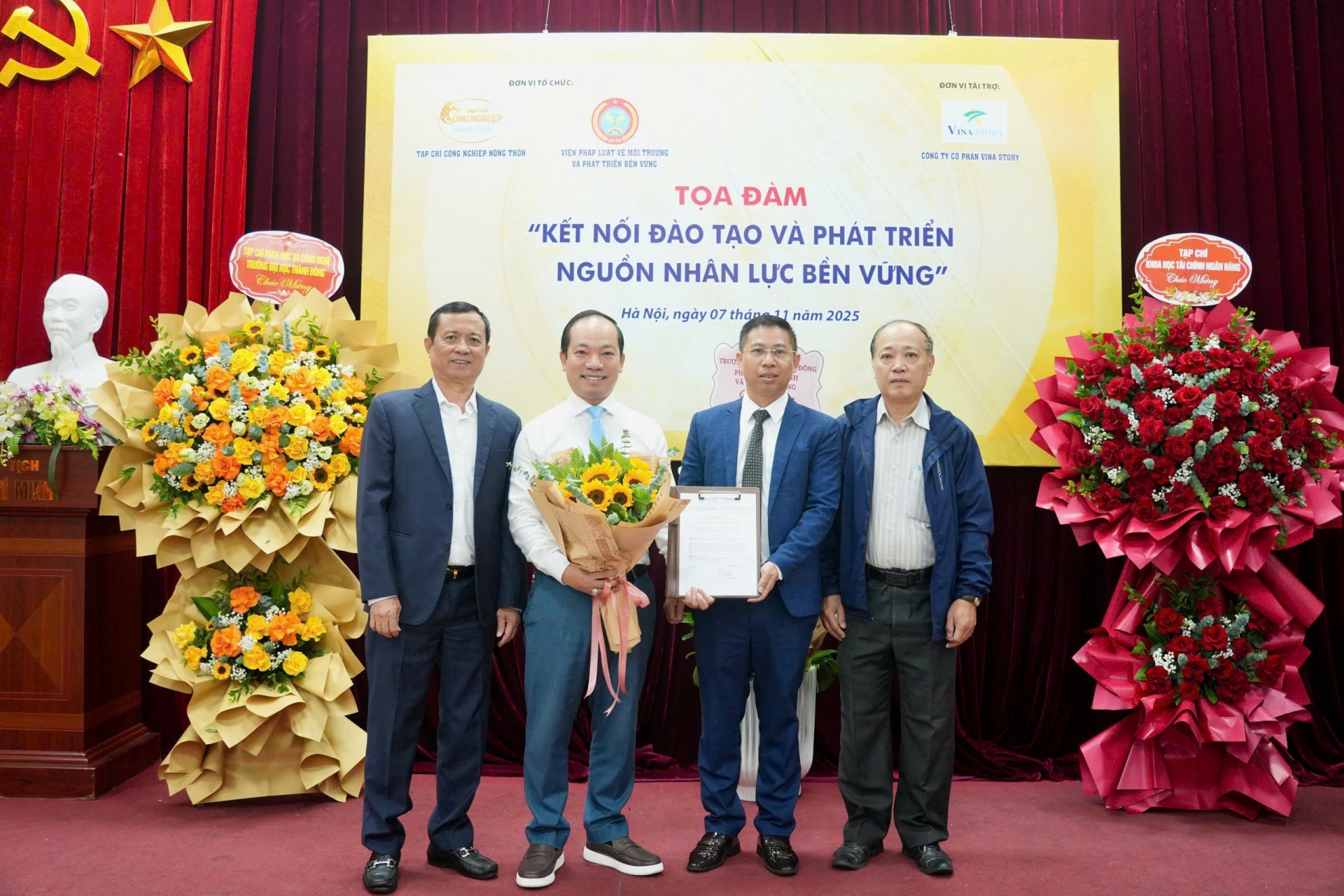 Nhà báo, TS. Nguyễn Ngọc Minh giữ chức vụ Trưởng Ban Đối ngoại và Hợp tác Doanh nghiệp Tạp chí Công nghiệp Nông thôn