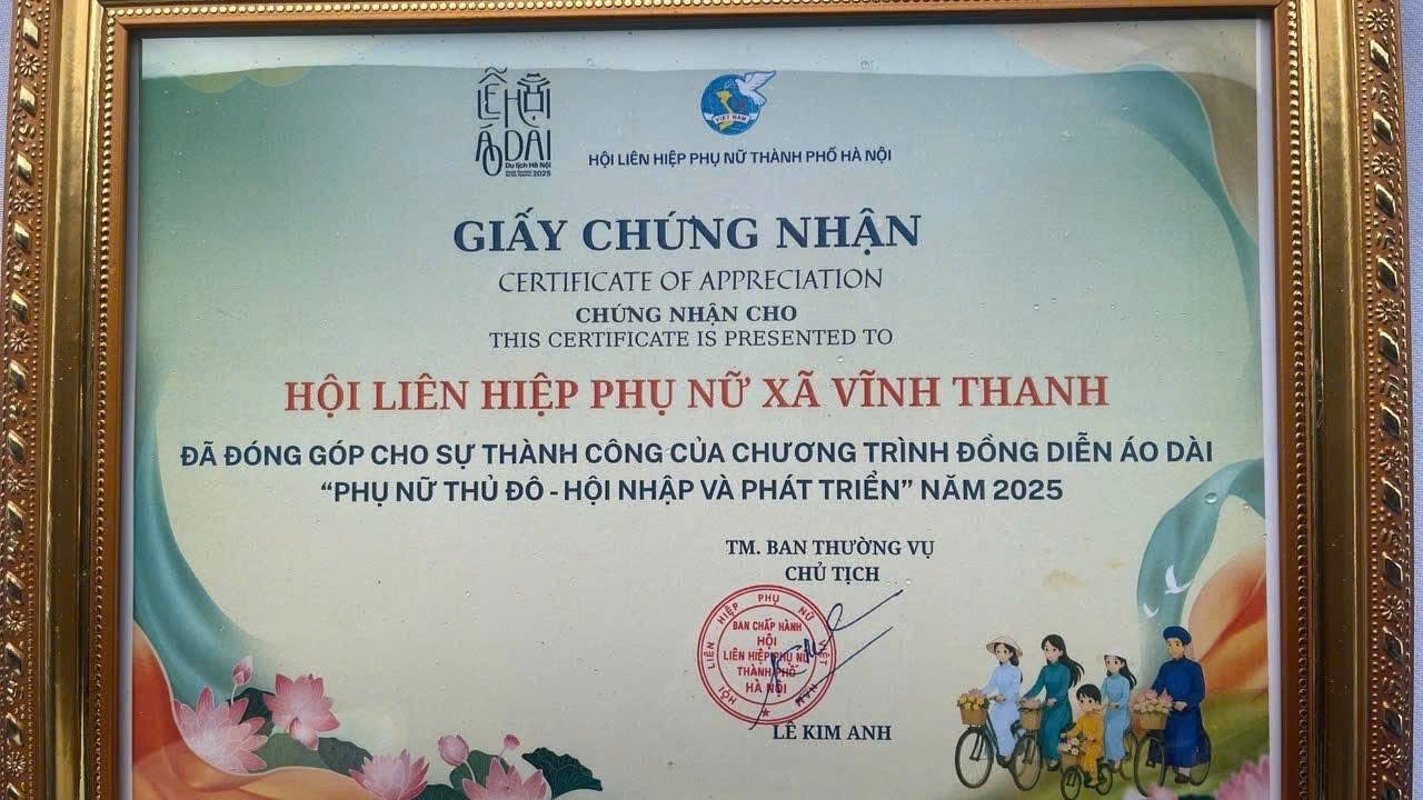 Phụ nữ Ngọc Chi mang “hơi thở làng quê” đến Lễ hội Áo dài Hà Nội