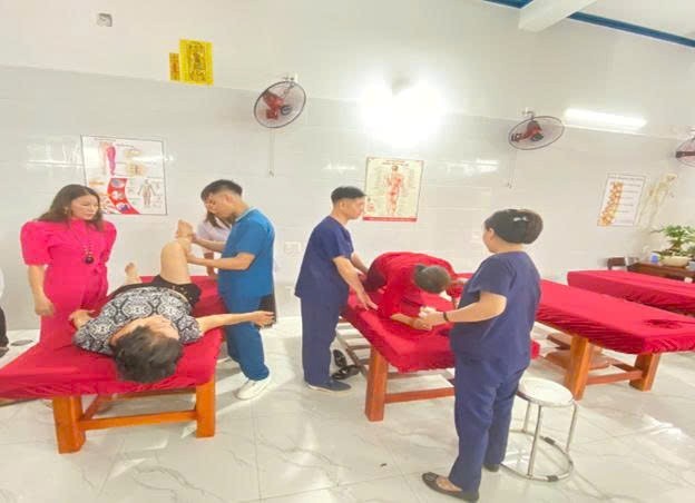 Lễ Công Bố Thành Lập Chi Nhánh Chăm Sóc Sức Khỏe Theo YDCT Bà Bão tại Hưng Yên: Nối Dài Tinh Hoa Nam Y Việt Lễ Công Bố Thành Lập Chi Nhánh Chăm Sóc Sức Khỏe Theo YDCT Bà Bão tại Hưng Yên: Nối Dài Tinh Hoa Nam Y Việt