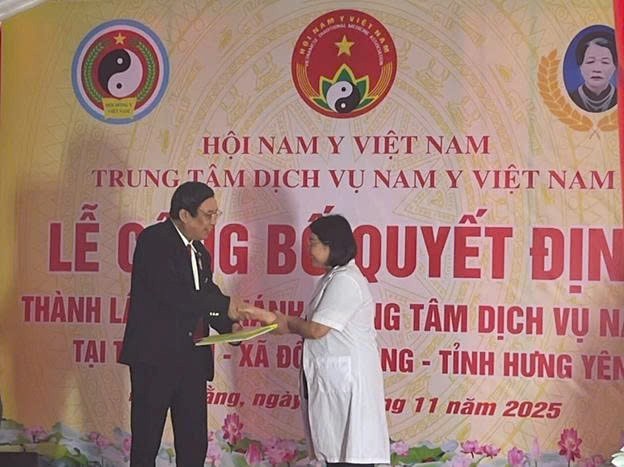 Lễ Công Bố Thành Lập Chi Nhánh Chăm Sóc Sức Khỏe Theo YDCT Bà Bão tại Hưng Yên: Nối Dài Tinh Hoa Nam Y Việt Lễ Công Bố Thành Lập Chi Nhánh Chăm Sóc Sức Khỏe Theo YDCT Bà Bão tại Hưng Yên: Nối Dài Tinh Hoa Nam Y Việt