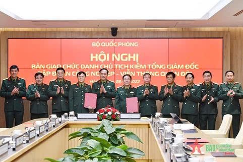 Lễ bàn giao chức danh Chủ tịch kiêm Tổng giám đốc Tập đoàn Viettel: Tào Đức Thắng. Ảnh: Internet