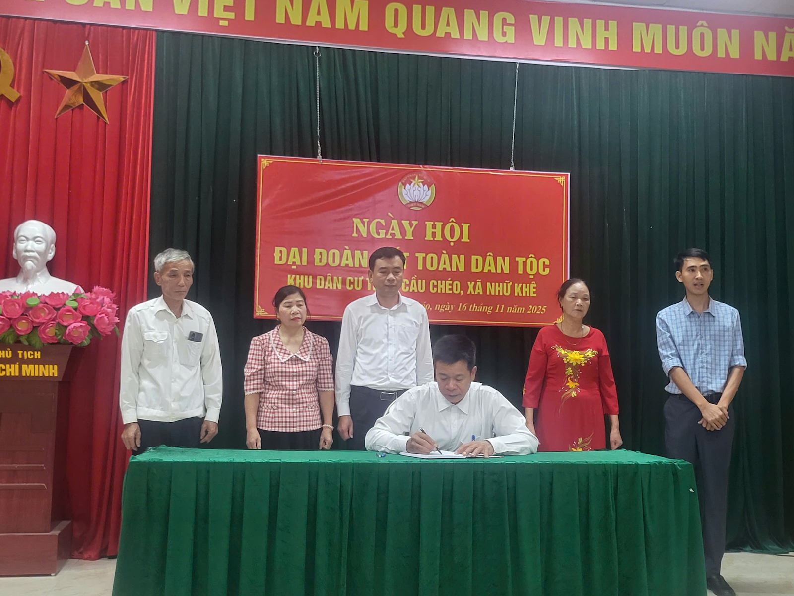 Rộn ràng Ngày hội Đại đoàn kết toàn dân tộc tại thôn Cầu Chéo, xã Nhữ Khê, Tuyên Quang