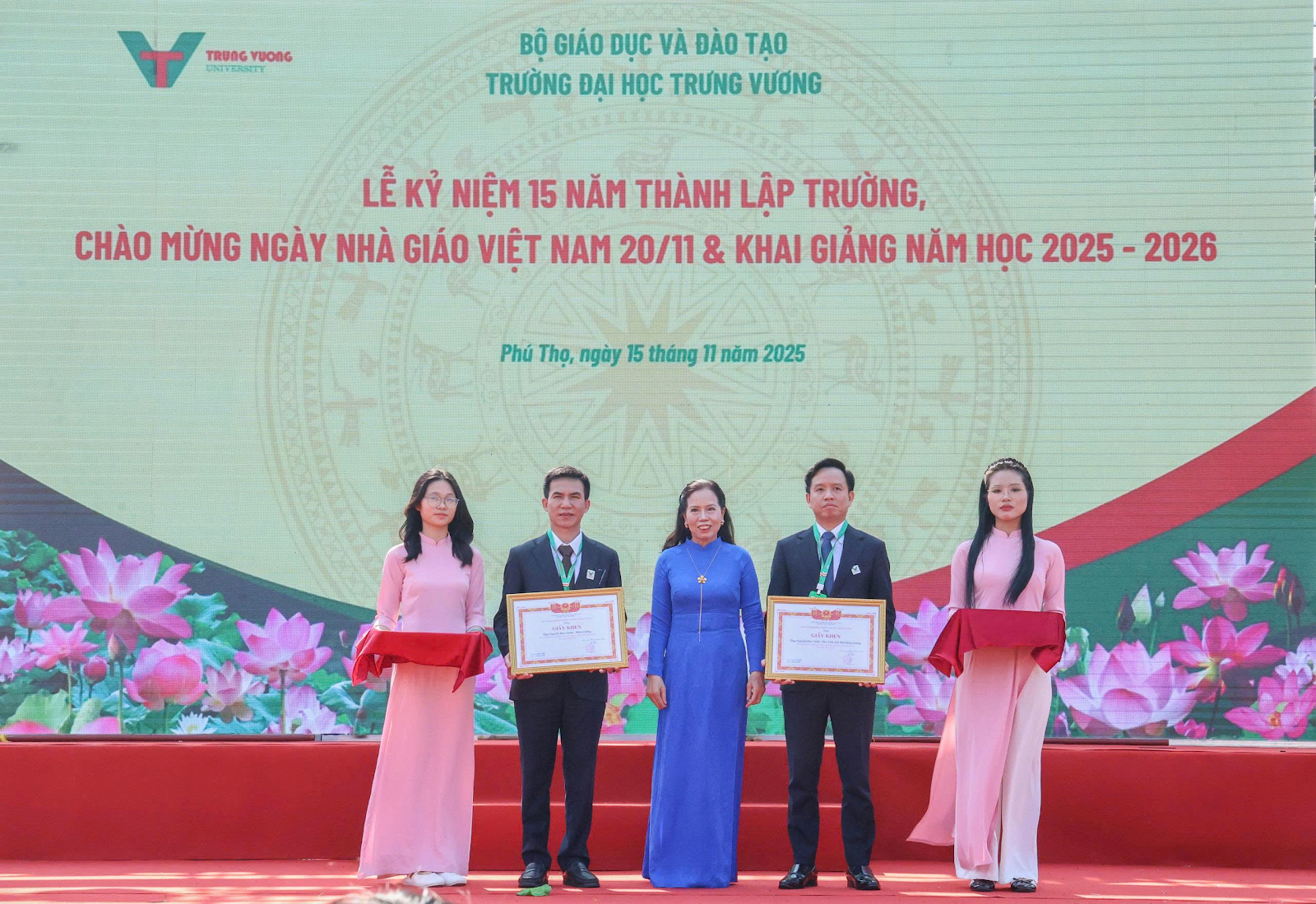 Trường Đại học Trưng Vương: 15 năm Phát triển - Đổi mới - Hội nhập