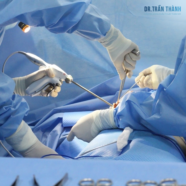 Dao mổ Harmonic: “Vũ khí bí mật” giúp Dr. Trần Thành nâng tầm thẩm mỹ hiện đại!