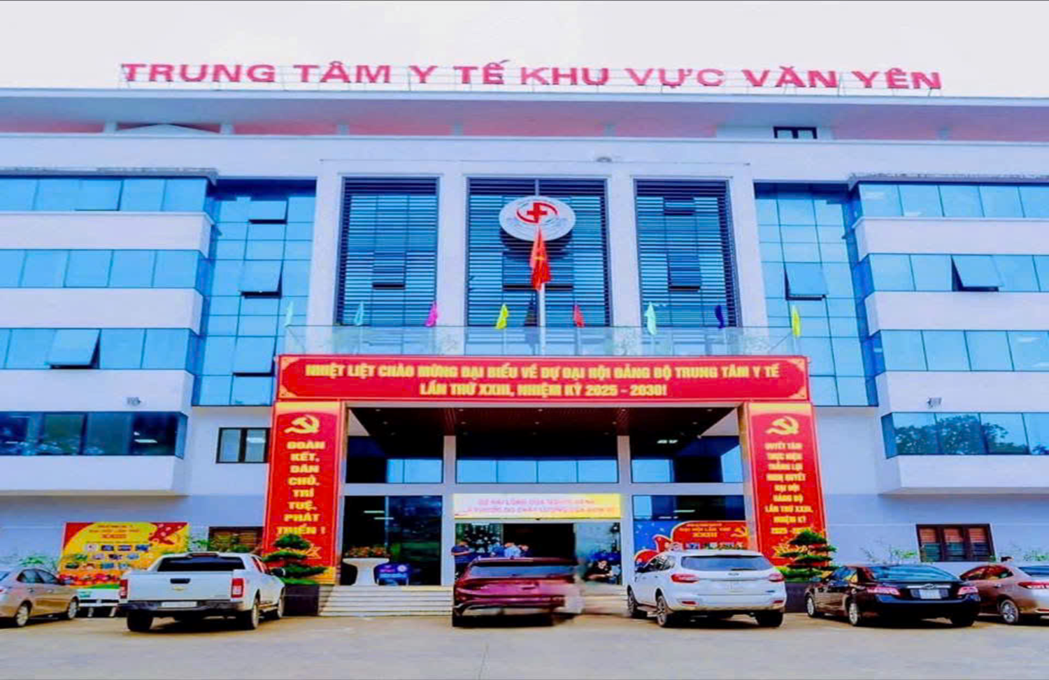 Trung tâm Y tế khu vực Văn Yên: Đổi mới, Hiệu quả, Vì sức khỏe cộng đồng - Nỗ lực đổi mới, nâng cao chất lượng bảo vệ và chăm sóc sức khỏe nhân dân