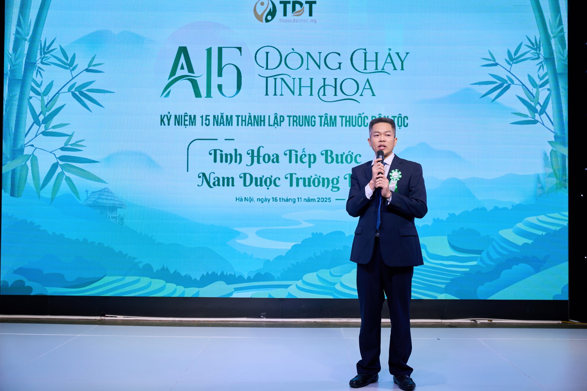 Kỷ niệm 15 năm Trung tâm Thuốc Dân Tộc: Hành trình gieo mầm tinh hoa Y học cổ truyền Việt Nam