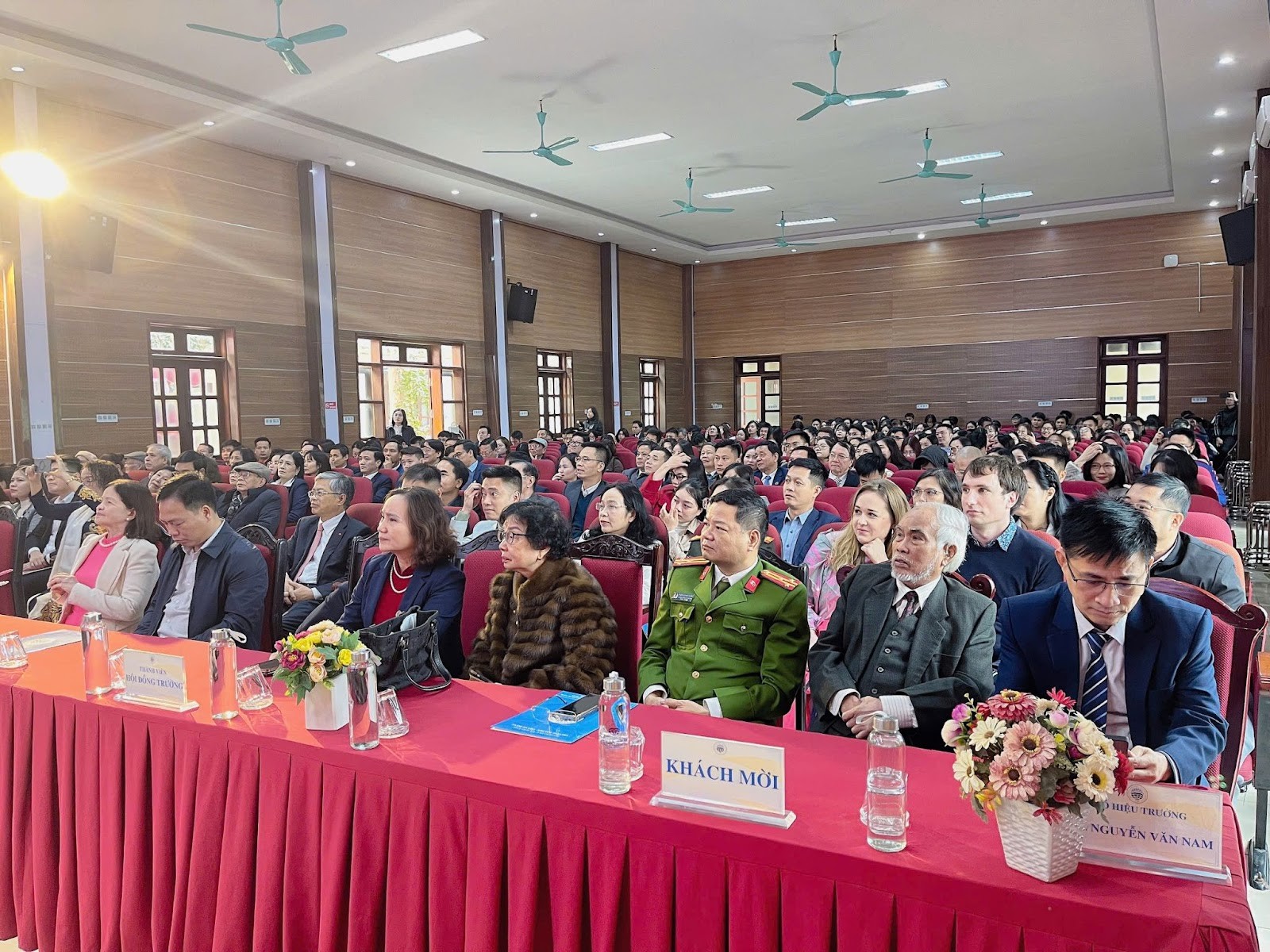 Trường Đại học Thành Đông kỷ niệm 43 năm Ngày Nhà giáo Việt Nam: Đẩy mạnh hợp tác doanh nghiệp và nâng cao hiệu quả tuyển sinh Trường Đại học Thành Đông kỷ niệm 43 năm Ngày Nhà giáo Việt Nam: Đẩy mạnh hợp tác doanh nghiệp và nâng cao hiệu quả tuyển sinh