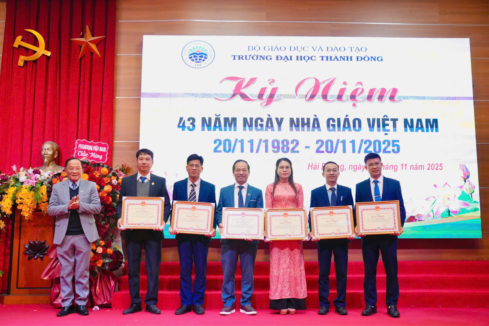 Trường Đại học Thành Đông kỷ niệm 43 năm Ngày Nhà giáo Việt Nam: Đẩy mạnh hợp tác doanh nghiệp và nâng cao hiệu quả tuyển sinh Trường Đại học Thành Đông kỷ niệm 43 năm Ngày Nhà giáo Việt Nam: Đẩy mạnh hợp tác doanh nghiệp và nâng cao hiệu quả tuyển sinh