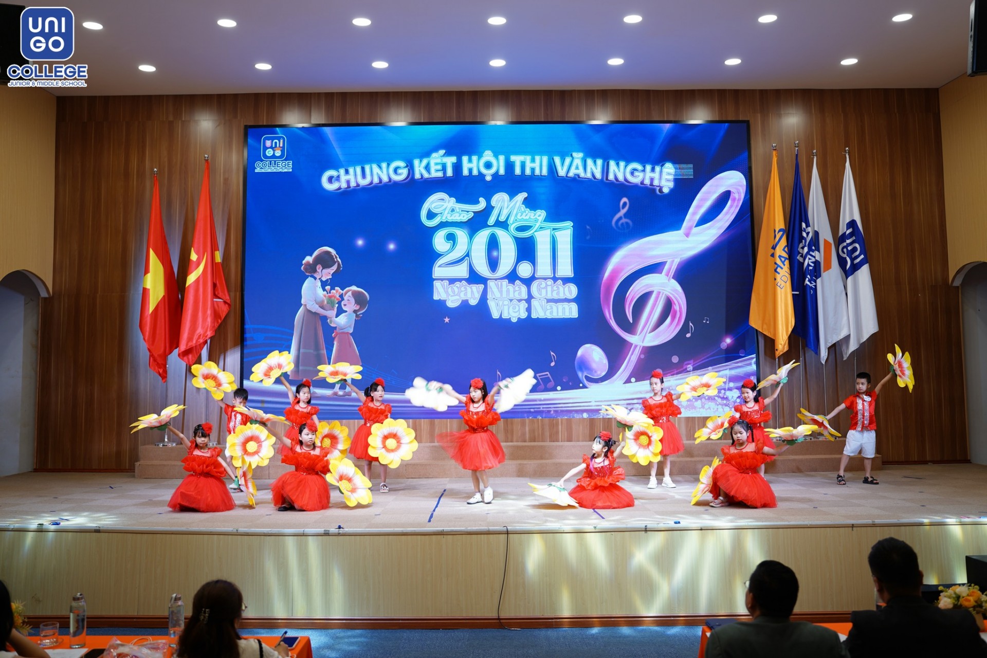 Rực rỡ sắc màu tri ân: Chung kết Hội thi Văn nghệ chào mừng Ngày nhà giáo Việt Nam tại Trường UNIGO