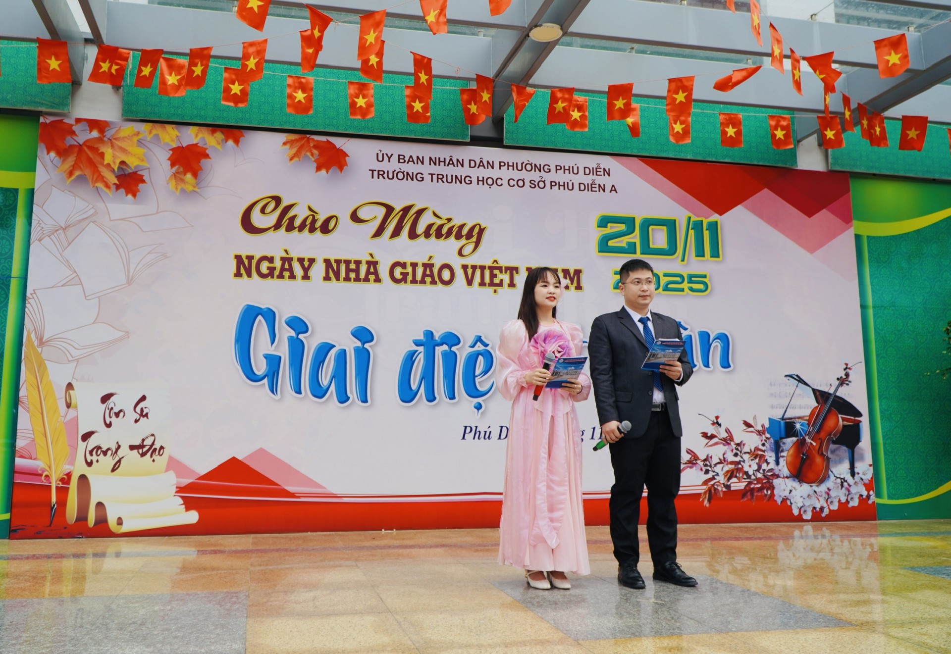 Hà Nội: “Giai điệu tri ân” – Dấu ấn đẹp trong Lễ kỷ niệm Ngày Nhà giáo Việt Nam tại THCS Phú Diễn A, Phú Diễn