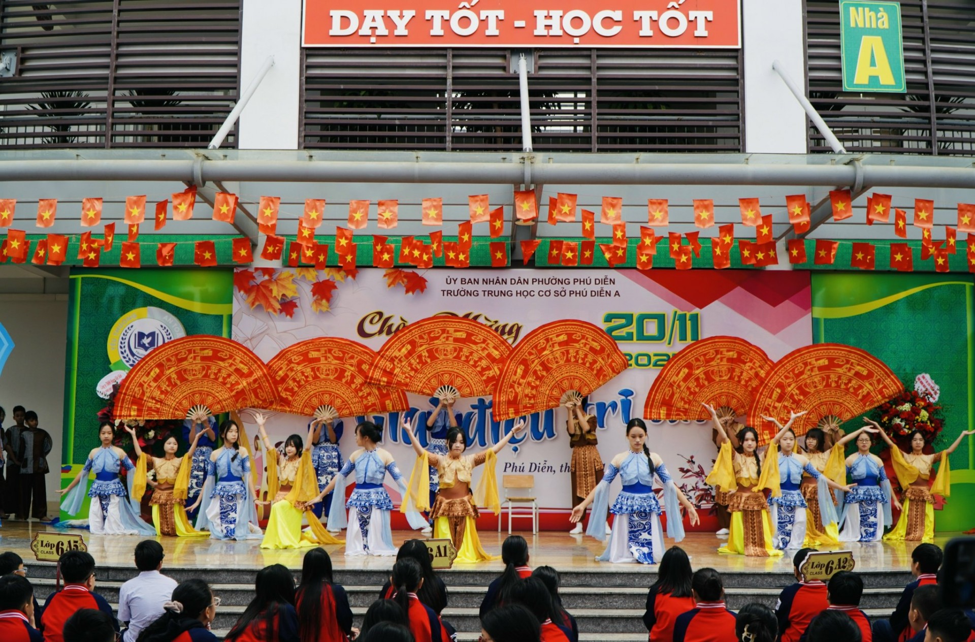 Hà Nội: “Giai điệu tri ân” – Dấu ấn đẹp trong Lễ kỷ niệm Ngày Nhà giáo Việt Nam tại THCS Phú Diễn A, Phú Diễn