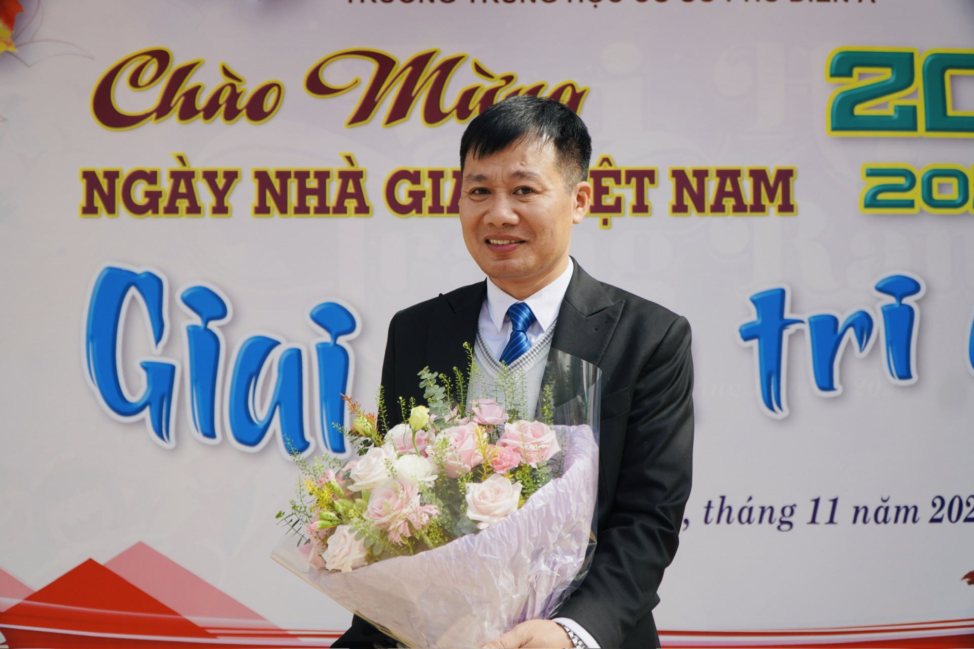 Hà Nội: “Giai điệu tri ân” – Dấu ấn đẹp trong Lễ kỷ niệm Ngày Nhà giáo Việt Nam tại THCS Phú Diễn A, Phú Diễn