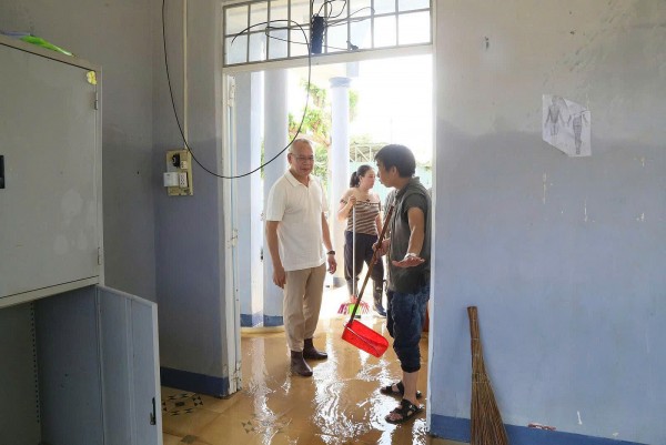 Đắk Lắk: Ngành Y tế  khẩn trương ứng cứu, hỗ trợ kịp thời nhân dân khu vực phía Đông trong mưa bão