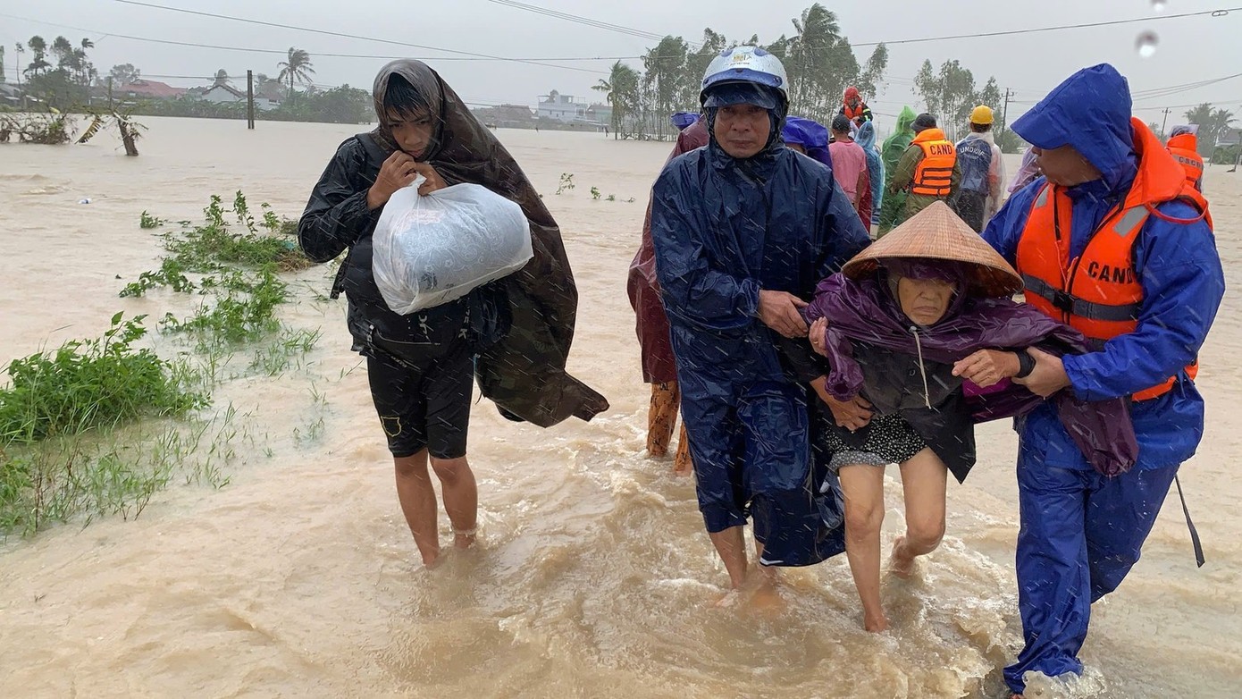 TP HCM cử hơn 100 y, bác sĩ chi viện cho tỉnh Đắk Lắk