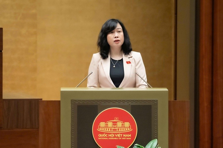 Bộ trưởng Bộ Y tế Đào Hồng Lan trình bày Tờ trình