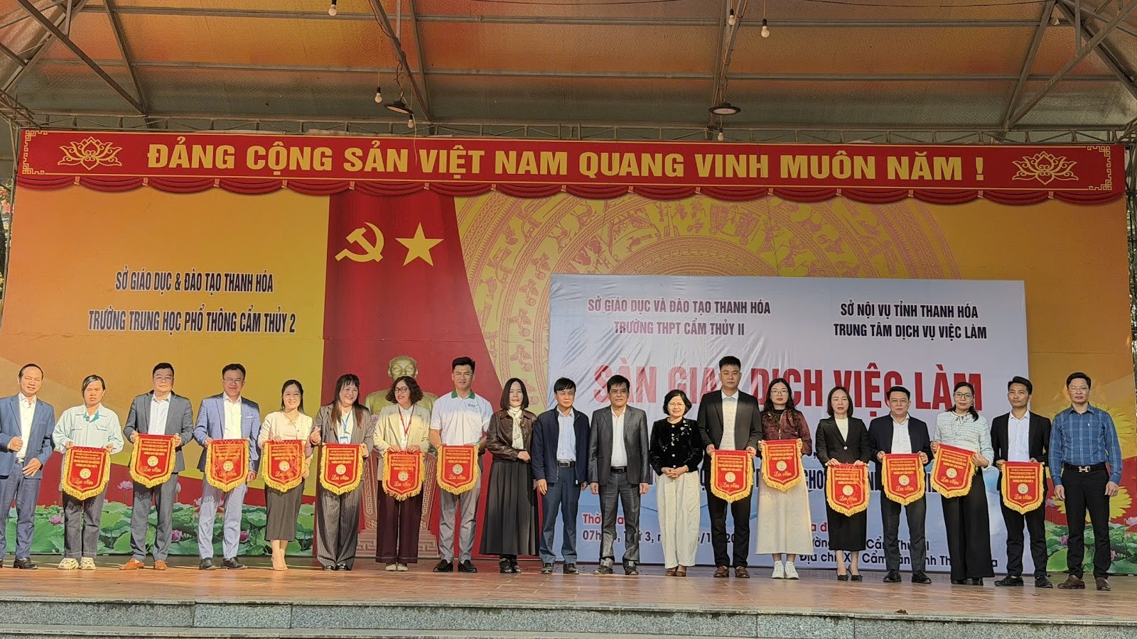 Trung tâm Dịch vụ việc làm Thanh Hóa tổ chức Sàn giao dịch việc làm, mở rộng cơ hội hướng nghiệp cho học sinh THPT