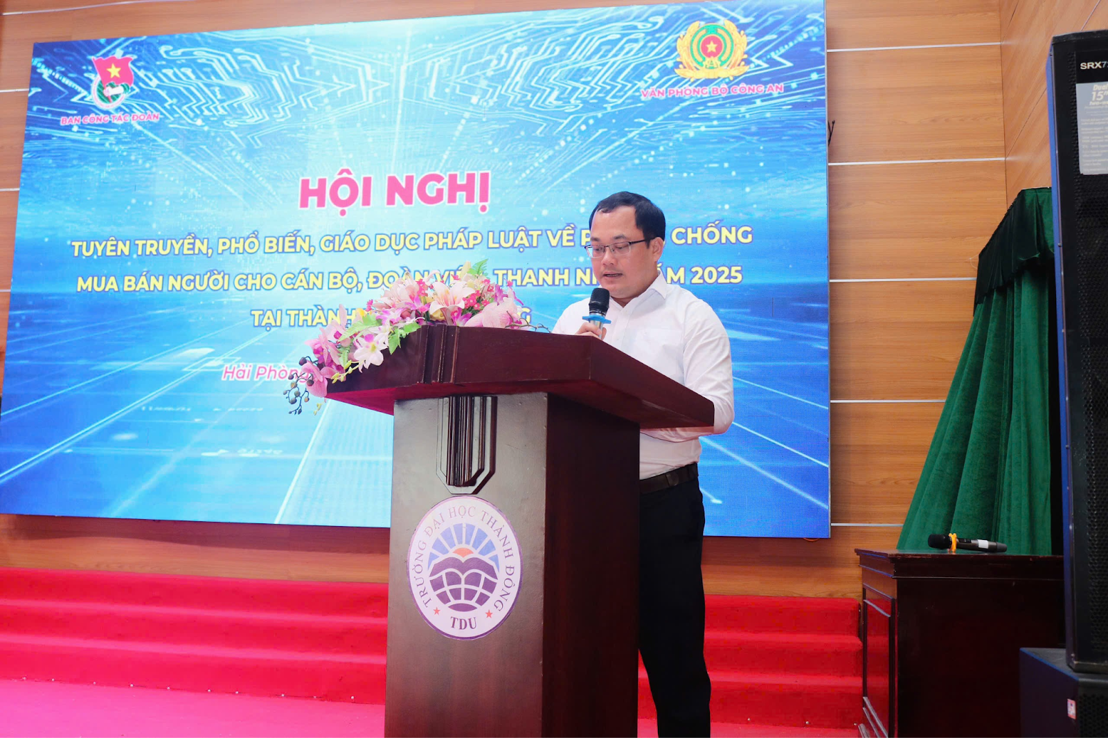 Trường Đại học Thành Đông: Phiên tòa giả định phòng, chống mua bán người Trường Đại học Thành Đông: Phiên tòa giả định phòng, chống mua bán người