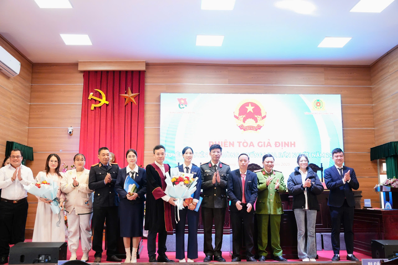 Trường Đại học Thành Đông: Phiên tòa giả định phòng, chống mua bán người Trường Đại học Thành Đông: Phiên tòa giả định phòng, chống mua bán người