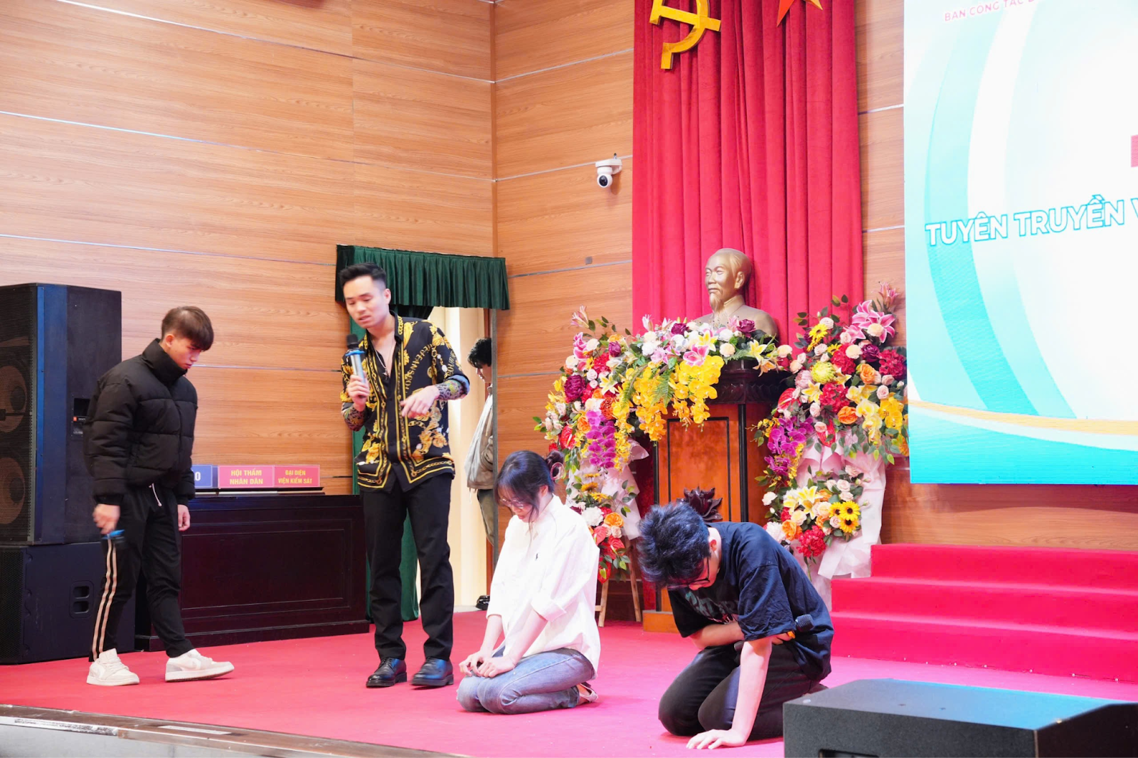 Trường Đại học Thành Đông: Phiên tòa giả định phòng, chống mua bán người Trường Đại học Thành Đông: Phiên tòa giả định phòng, chống mua bán người